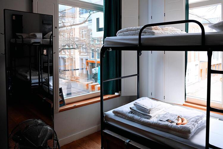 photo d'une chambre dans l'Auberge La Canebière